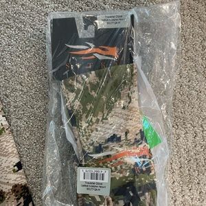 Sitka mens traverse glove size M